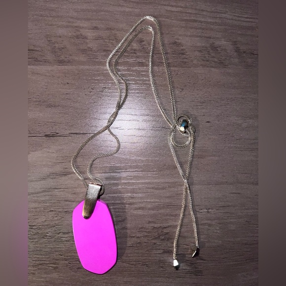 Kendra Scott Jewelry - Kendra Scott Fuchsia Pendant Necklace with Gold Chain. Inez adjustable chain EUC